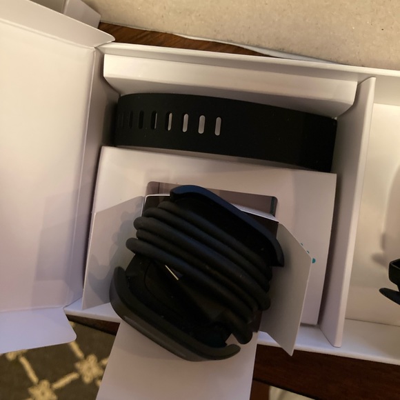 Fitbit Versa 2 - Picture 2 of 7